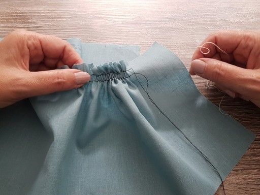 Comment faire des fronces sur du tissu fin à l'aide des fils de fronce